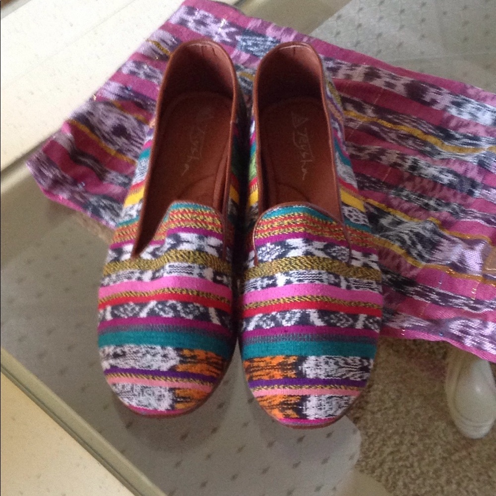 Woman's Shoes made in Guatemala.